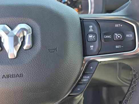 New 2026 RAM 2500 Laramie AWD/4WD image 15