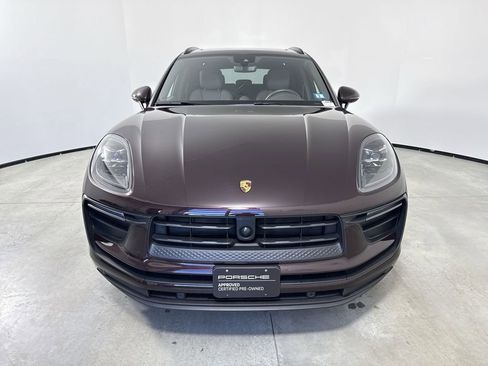 Certified 2025 Porsche Macan AWD/4WD image 10