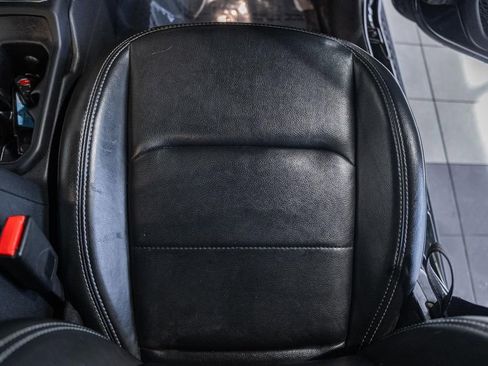 Used 2022 Jeep Wrangler Unlimited Sahara 4xe image 36