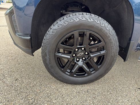 Used 2022 Chevrolet Silverado 1500 LT Trail Boss w/ Bed Protection Package AWD/4WD image 10