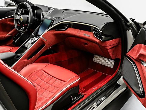 Used 2025 Ferrari Roma Spider RWD image 18