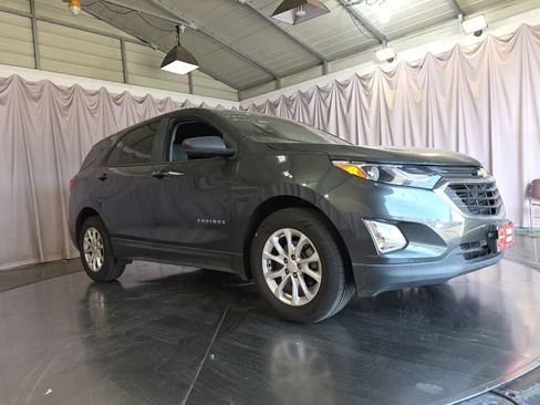 Used 2020 Chevrolet Equinox LS w/ LS Convenience Package FWD image 10