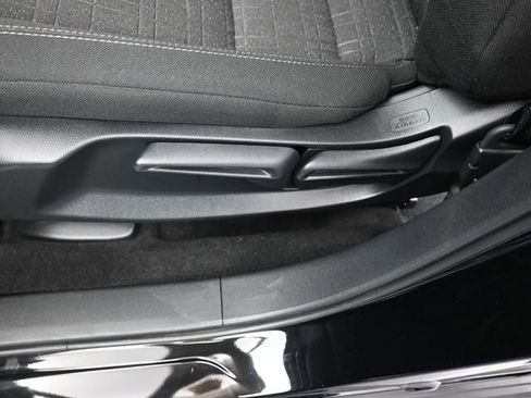Certified 2025 Honda HR-V LX image 21