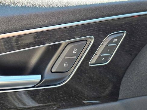 Used 2019 Audi Q8 Premium Plus w/ Premium Plus AWD/4WD image 25