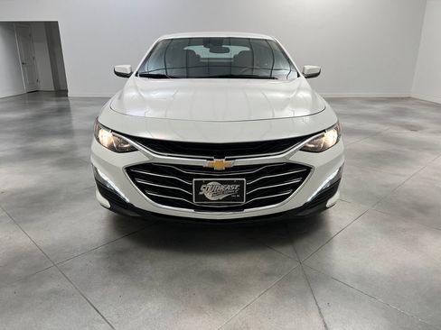 Used 2025 Chevrolet Malibu LT FWD image 3