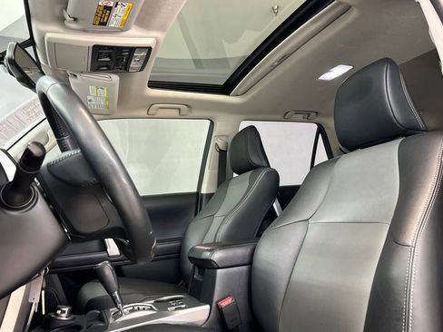 Used 2019 Toyota 4Runner SR5 Premium AWD/4WD image 15