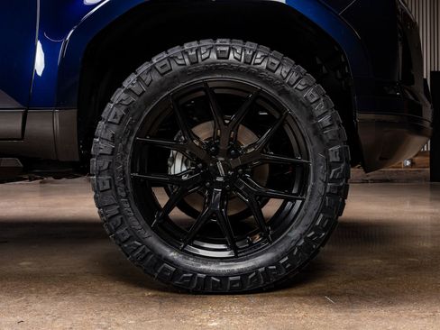 Used 2025 Lexus GX 550 w/ Accessory Package (2T) image 12