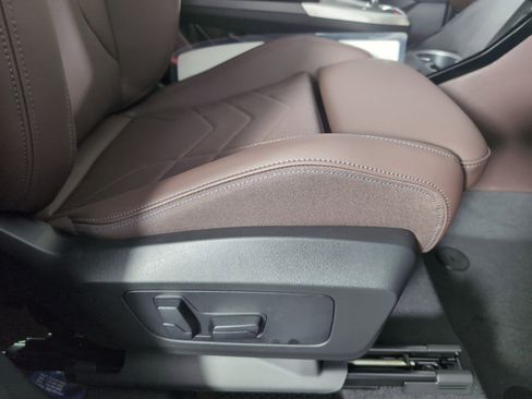 Used 2025 BMW X1 xDrive28i w/ Premium Package image 29