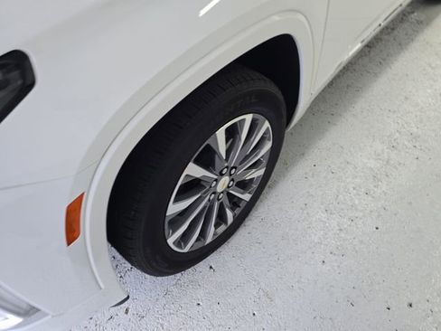 Used 2023 Chevrolet Traverse Premier AWD/4WD image 9
