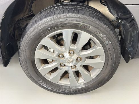 Used 2011 Toyota Sequoia Limited AWD/4WD image 37
