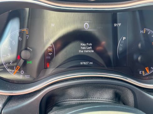Used 2017 Jeep Grand Cherokee Limited AWD/4WD image 17