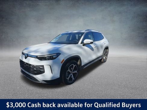 New 2025 Volkswagen Tiguan SE image 8
