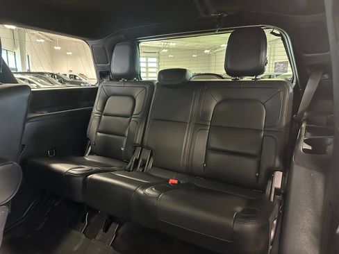 Used 2021 Lincoln Navigator Reserve w/ Luxury Package AWD/4WD image 42