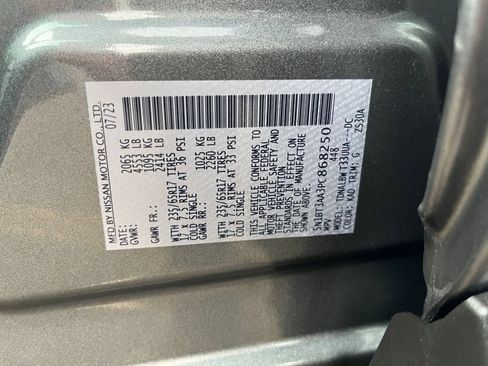 Used 2023 Nissan Rogue S FWD image 28