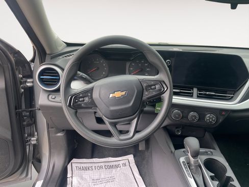 Used 2024 Chevrolet Trax LS w/ Driver Confidence Package FWD image 12