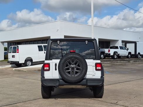 Used 2024 Jeep Wrangler Unlimited Sport AWD/4WD image 8