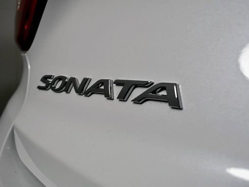 Used 2015 Hyundai Sonata SE image 14