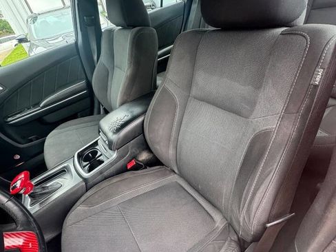 Used 2015 Dodge Charger SXT image 16