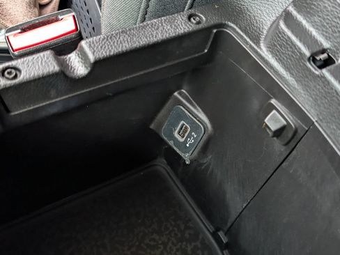 Used 2024 Jeep Wrangler Unlimited Sahara AWD/4WD image 29