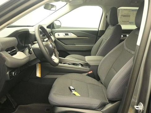 New 2026 Ford Explorer Active RWD image 11