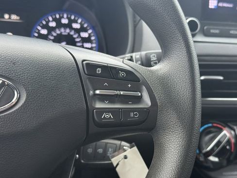 Used 2022 Hyundai Kona SE image 22
