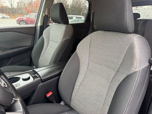 Used 2022 Nissan Rogue SV image 19