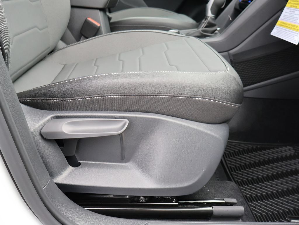 New 2026 Volkswagen Taos SE AWD/4WD image 12