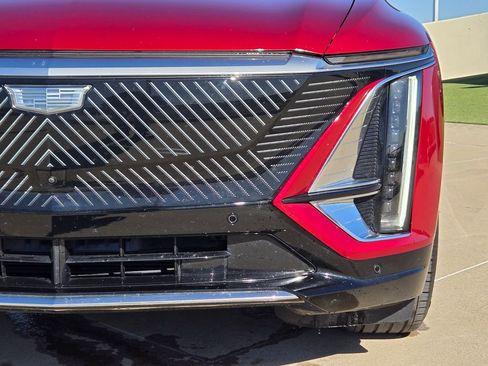 Certified 2025 Cadillac Lyriq Luxury w/ LPO, Floor Liner Package image 6