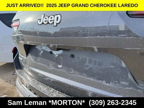 New 2025 Jeep Grand Cherokee L Laredo image 10