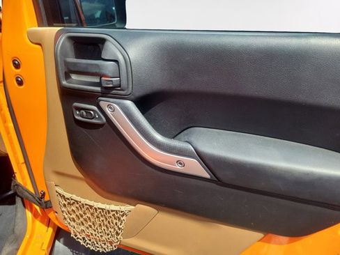 Used 2013 Jeep Wrangler Unlimited Sahara w/ Connectivity Group image 11