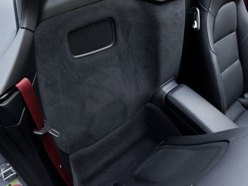 Used 2025 Porsche 718 Boxster image 37