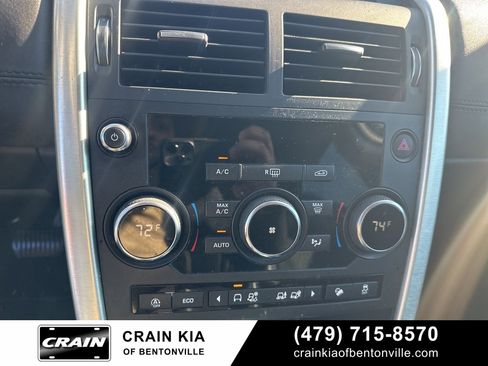 Used 2019 Land Rover Discovery Sport SE image 29