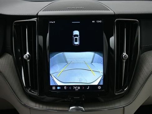 Used 2023 Volvo XC60 B6 Ultimate w/ Climate Package image 22