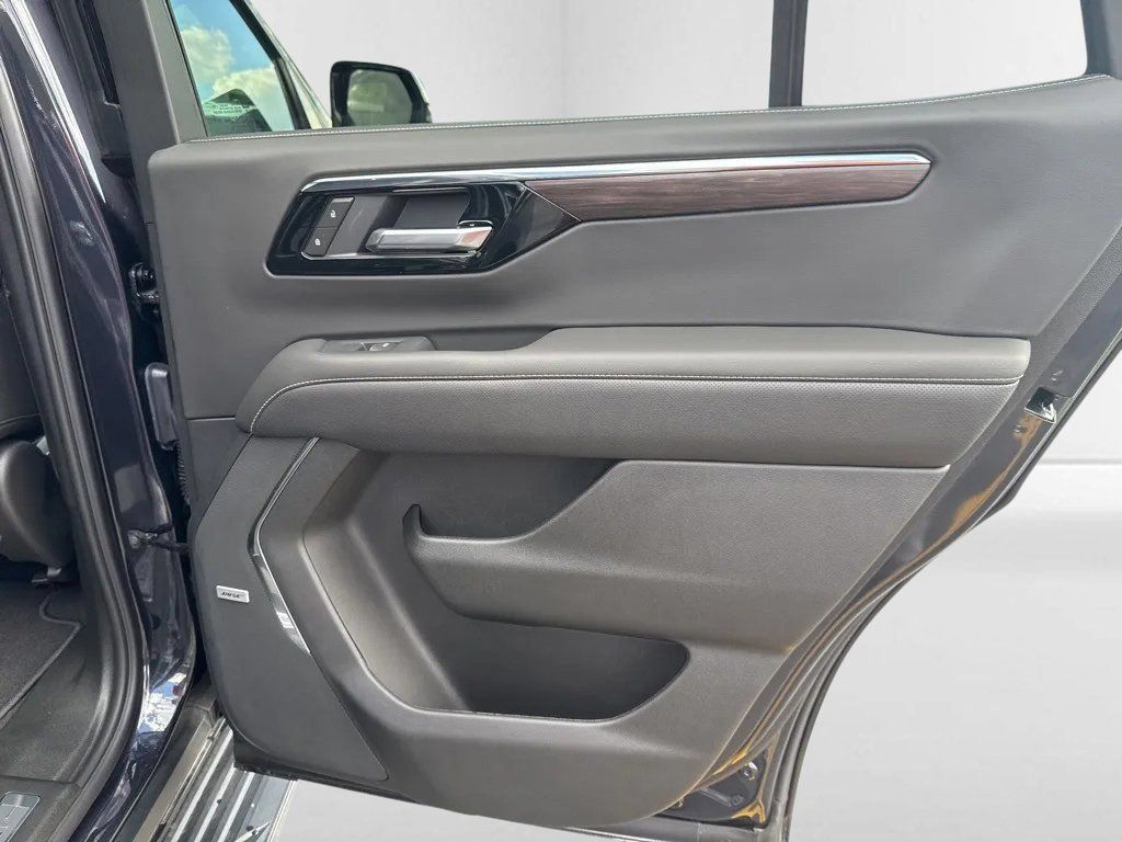 New 2025 Chevrolet Tahoe Premier AWD/4WD image 30
