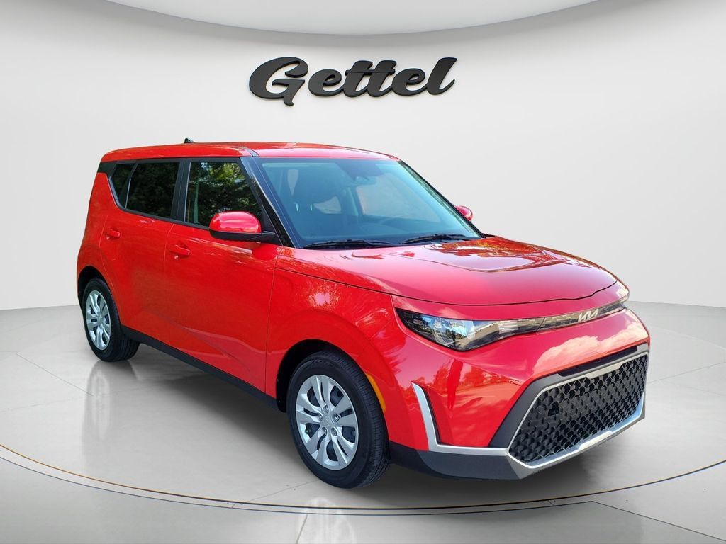 Used 2024 Kia Soul LX FWD image 3