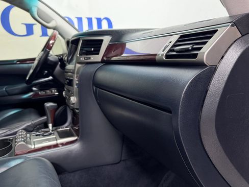Used 2015 Lexus LX 570 4WD image 16