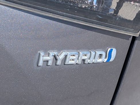 Used 2021 Toyota Highlander LE image 7