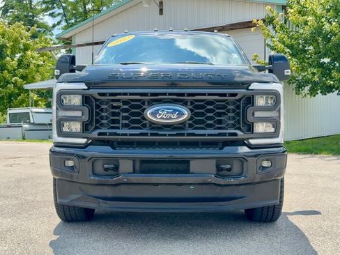Used 2023 Ford F250 Lariat w/ Sport Appearance Package AWD/4WD image 3