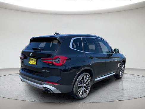 Used 2023 BMW X3 sDrive30i w/ Premium Package w/ZPA RWD image 3