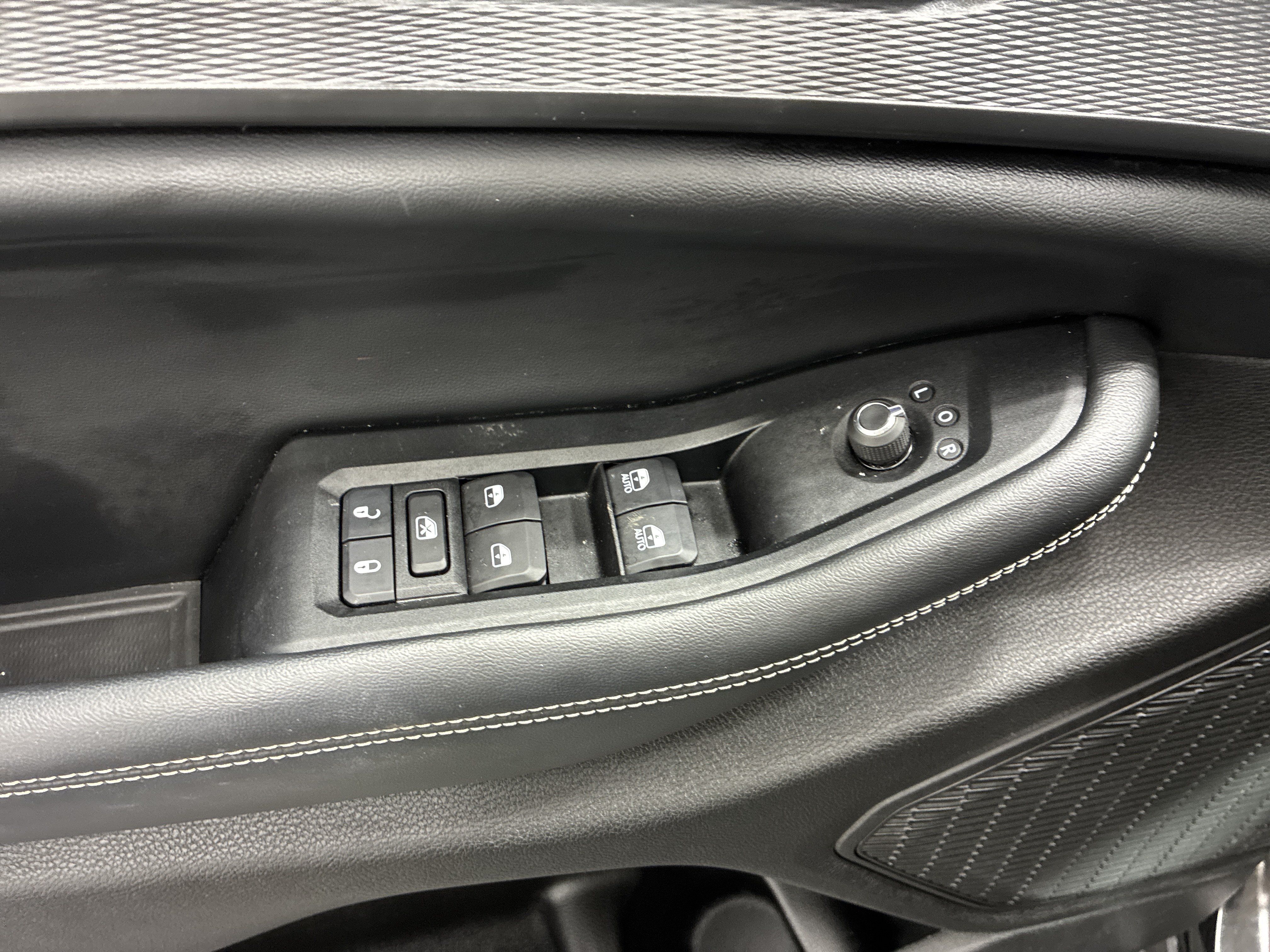 Used 2023 Jeep Grand Cherokee Altitude AWD/4WD image 18