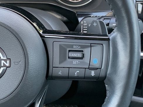 Used 2023 Nissan Pathfinder SL FWD image 16