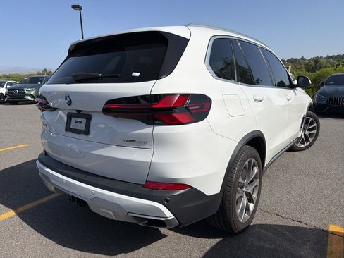 Used 2024 BMW X5 sDrive40i w/ Premium Package image 4