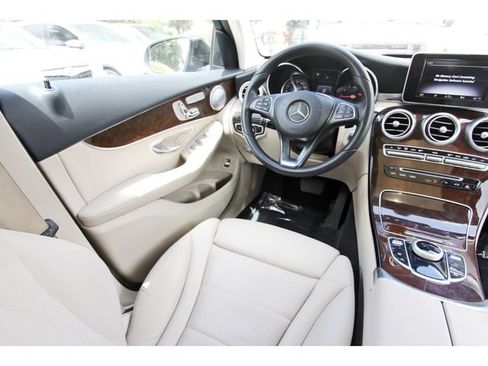 Used 2018 Mercedes-Benz GLC 300 4MATIC image 7