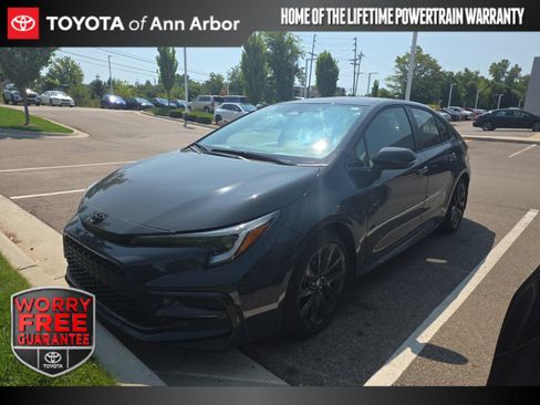 Used 2023 Toyota Corolla SE w/ Carpet Mat Package (TMS) FWD image 1