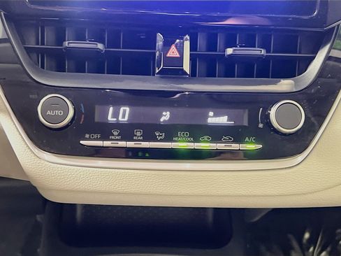 Used 2025 Toyota Corolla LE FWD image 25
