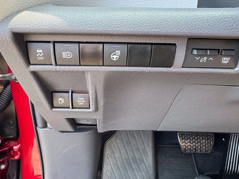 Used 2024 Toyota Sienna XSE AWD/4WD image 16