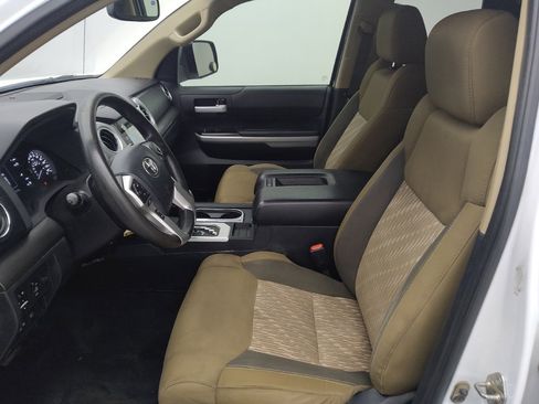 Used 2018 Toyota Tundra SR5 w/ SR5 Upgrade Package image 17