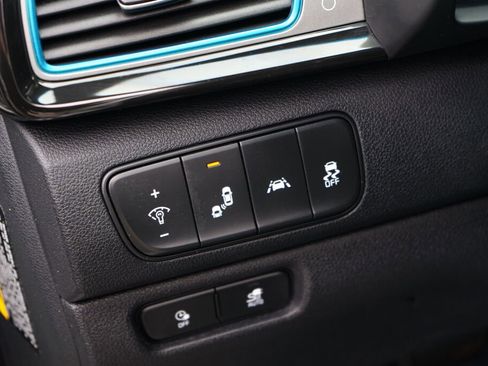 Used 2019 Kia Niro EX Premium w/ Cold Weather Package 1.0 image 15