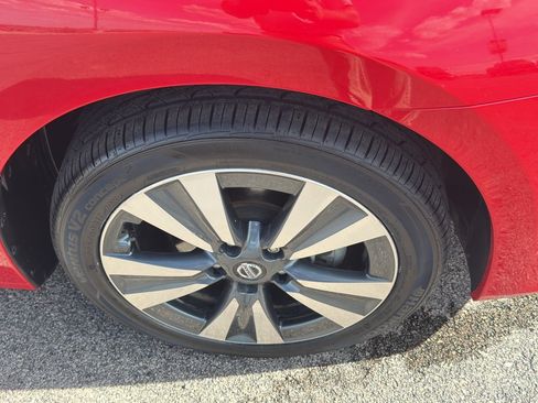 Used 2019 Nissan Sentra SV w/ Special Edition Package FWD image 9