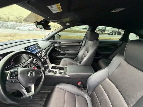 Used 2019 Honda Accord Sport image 11
